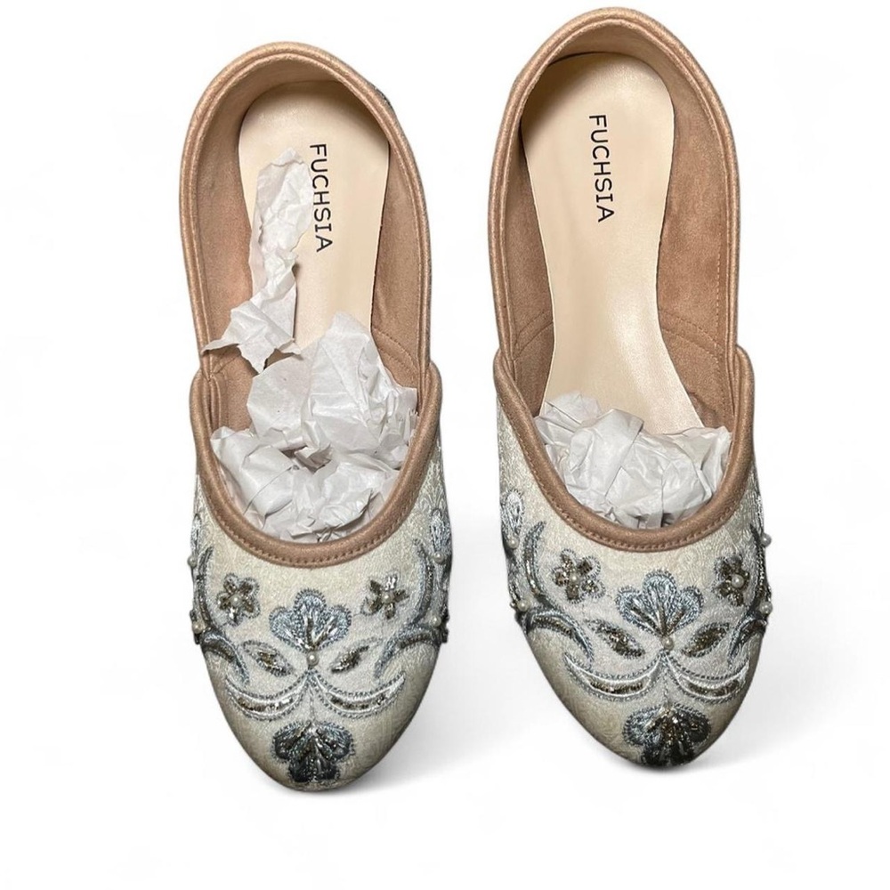 FUCHSIA Embroidered Women's Flats - Cream and Gray